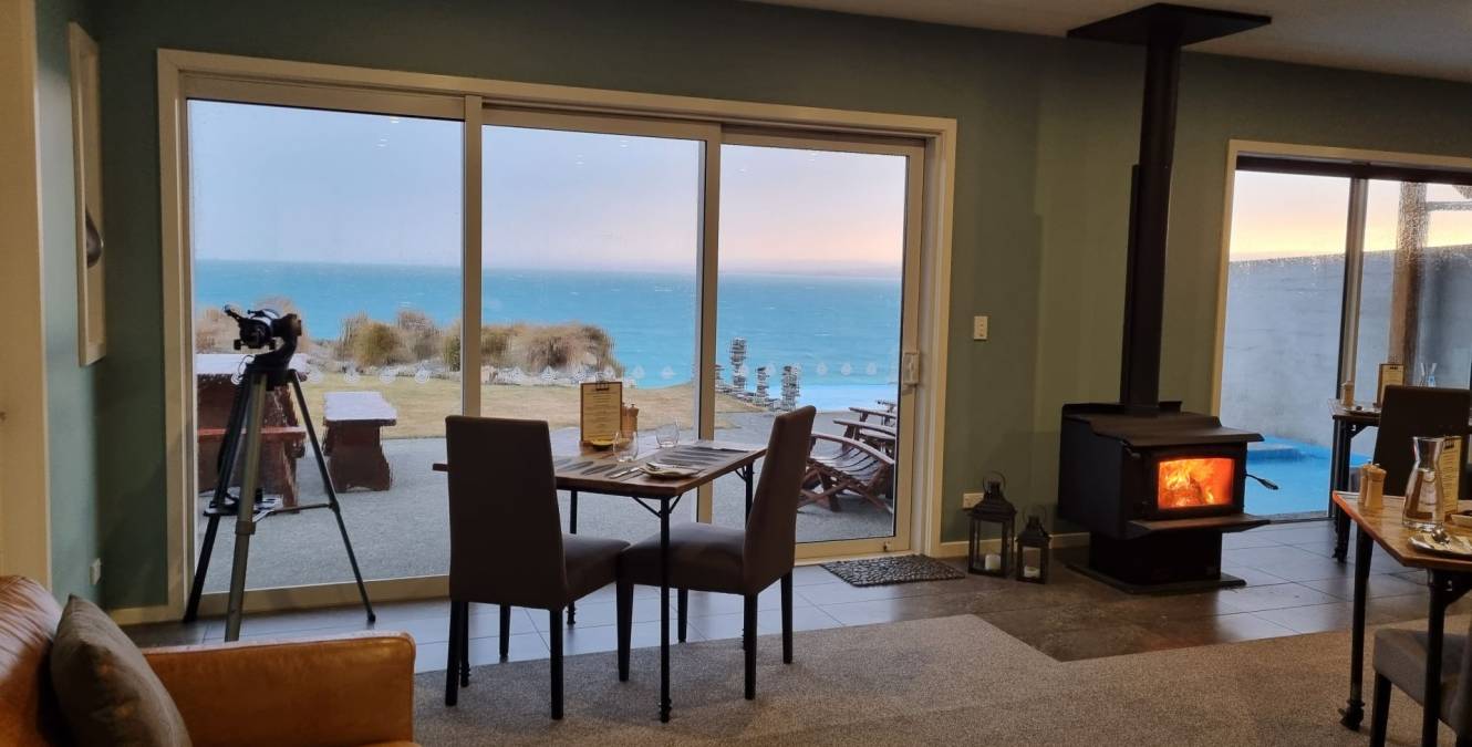 Couples getaway with sunrise over Lake Pukaki from Lakestone Lodge