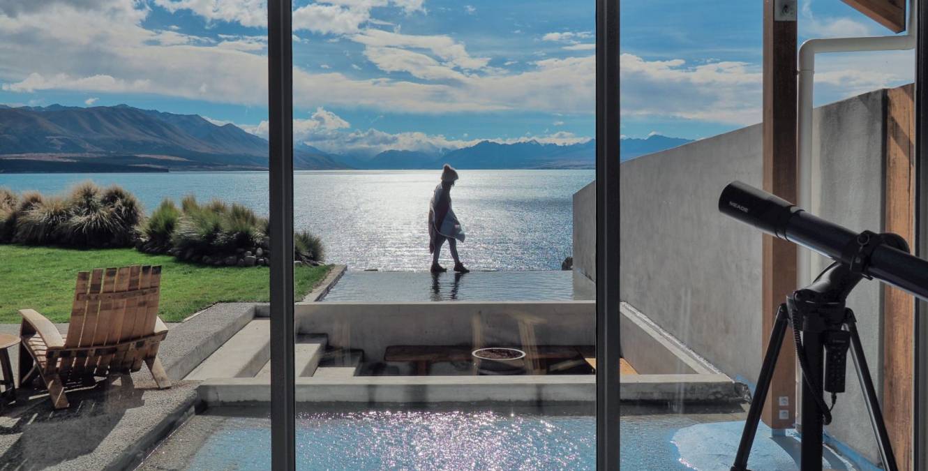 Beautiful winter day with Aoraki Mt Cook in the background