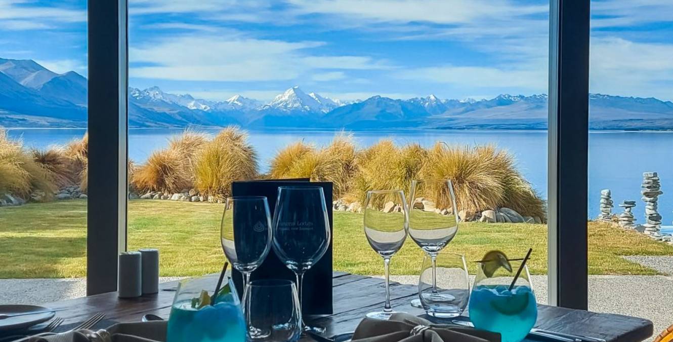 Lakestone Lodge dining