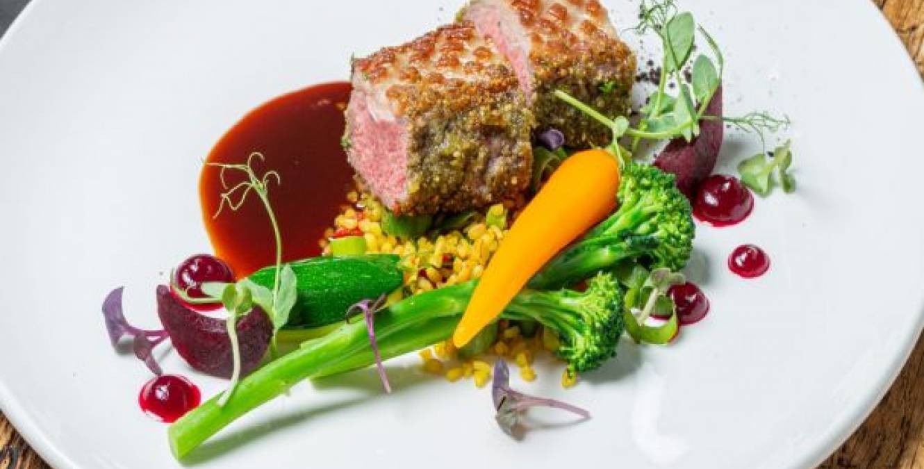 Lakestone Lodge dining